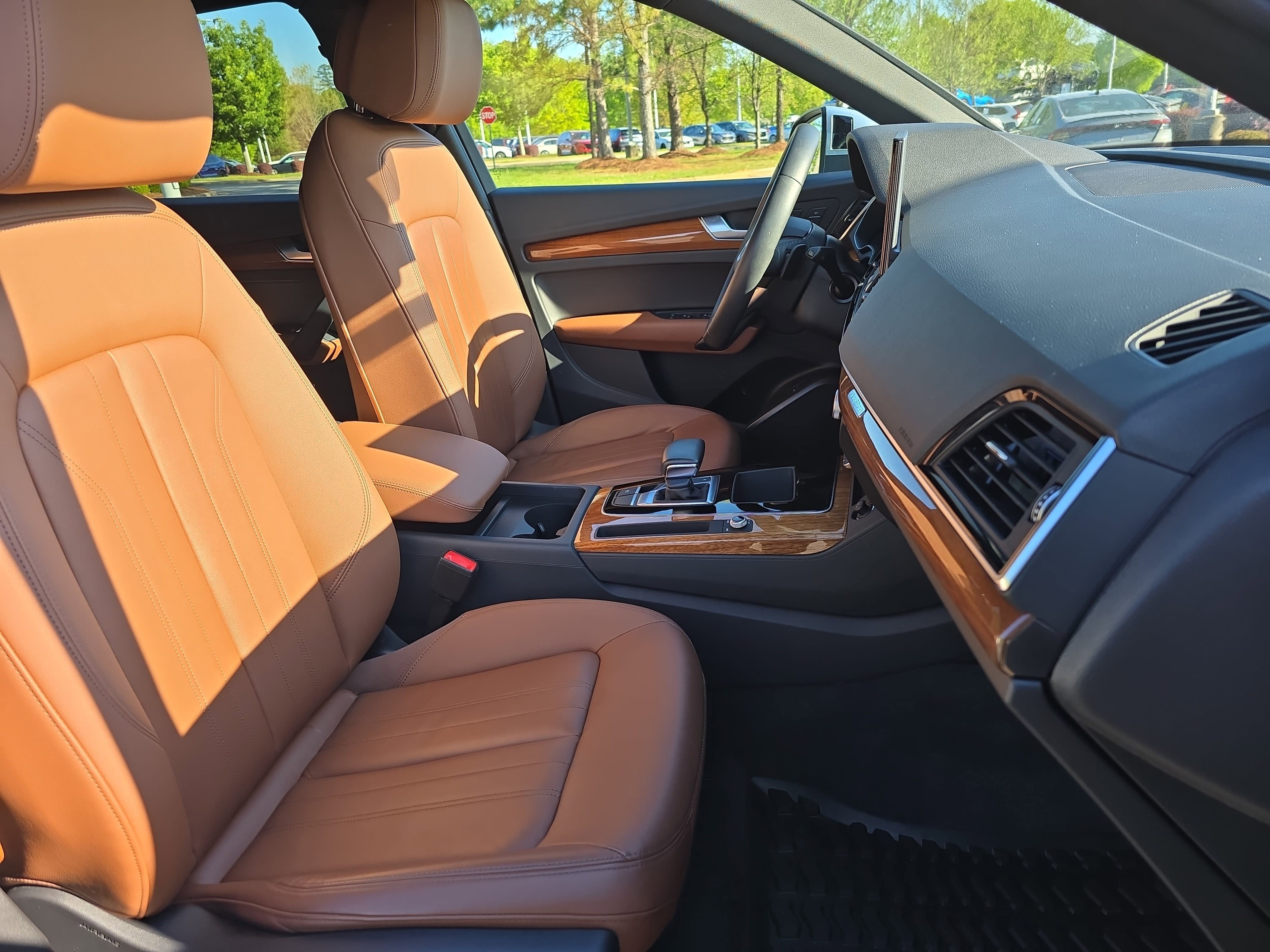 Used 2023 Audi Q5 2.0T Premium w/ Convenience Package image 10