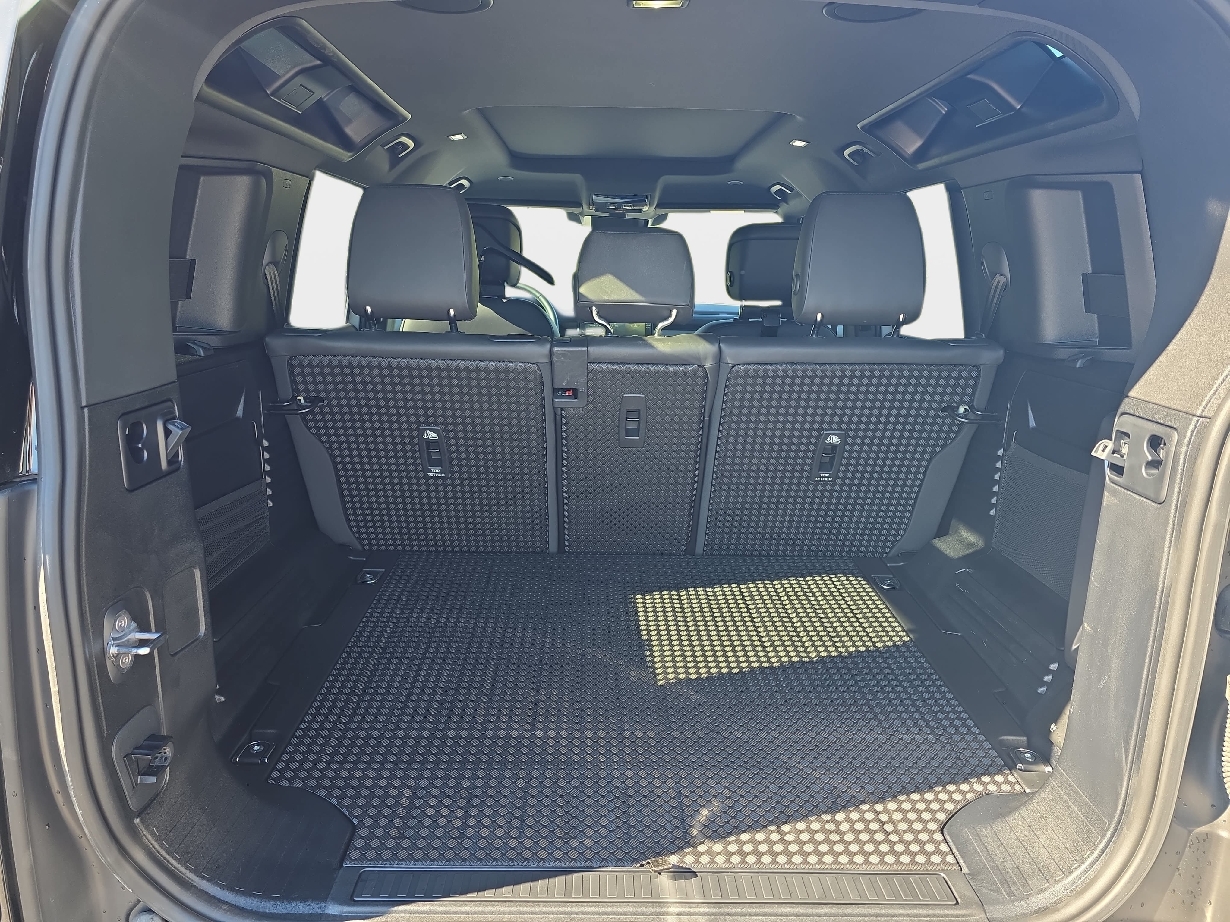 Certified 2026 Land Rover Defender 110 X-Dynamic SE AWD/4WD image 12