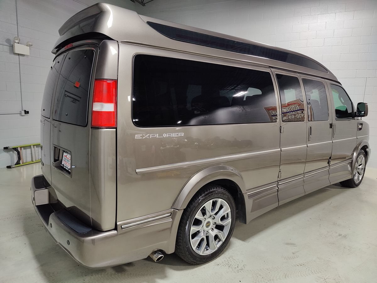 Used 2022 Chevrolet Express 2500 Extended w/ Enhanced Convenience Package RWD image 6