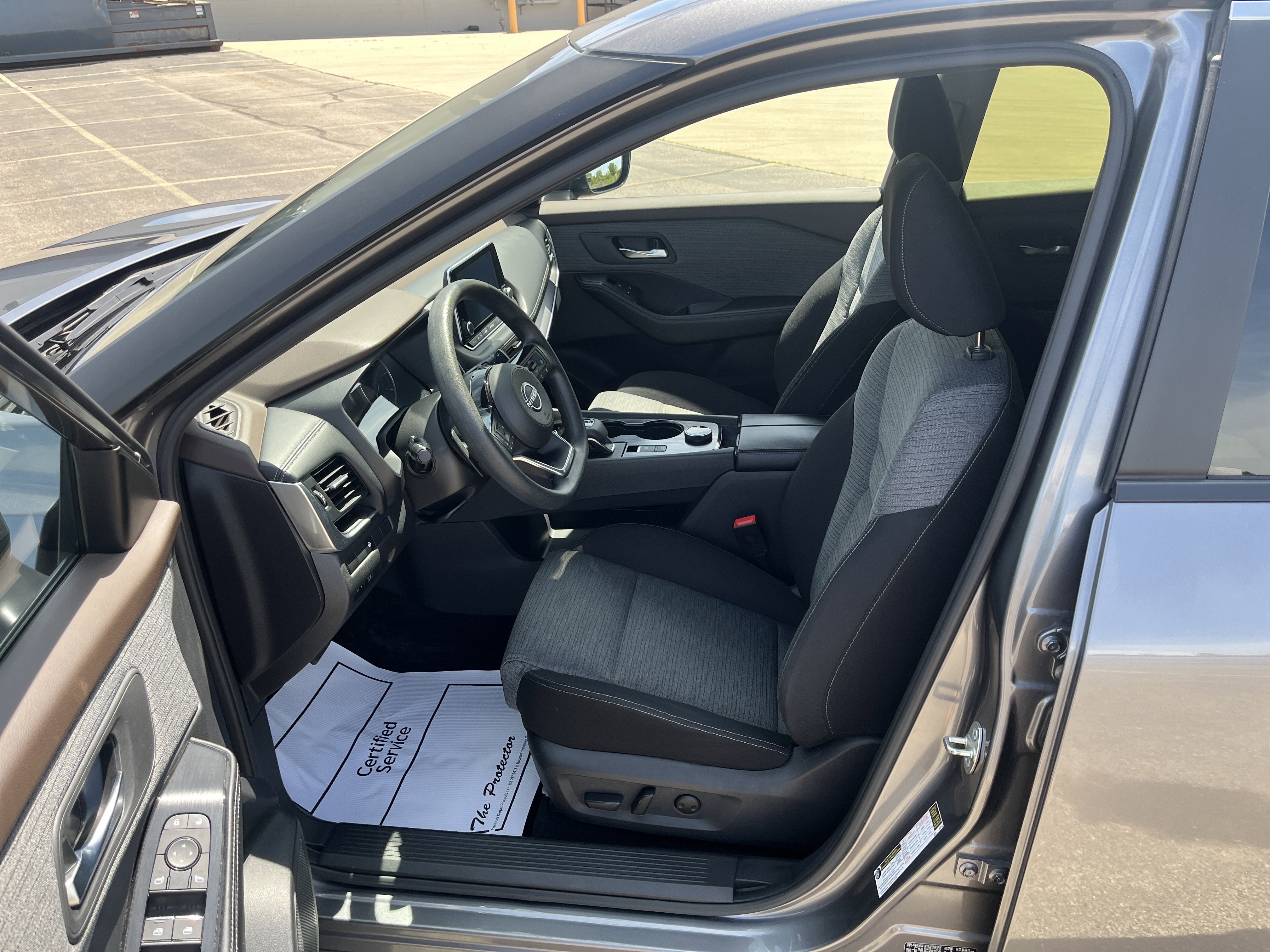 Used 2023 Nissan Rogue SV AWD/4WD image 9