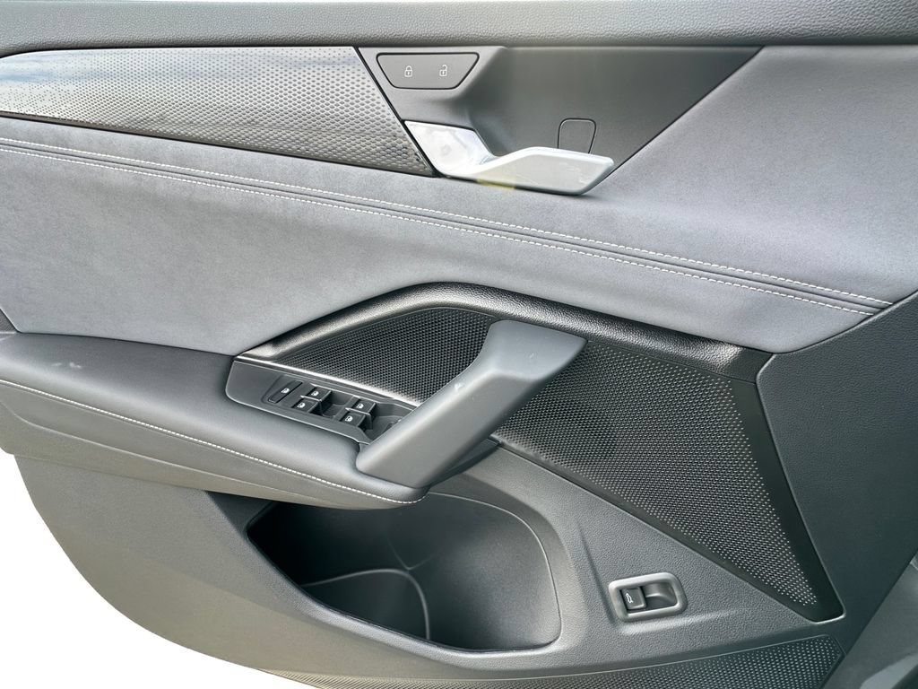 New 2026 Volkswagen Tiguan SE AWD/4WD image 11