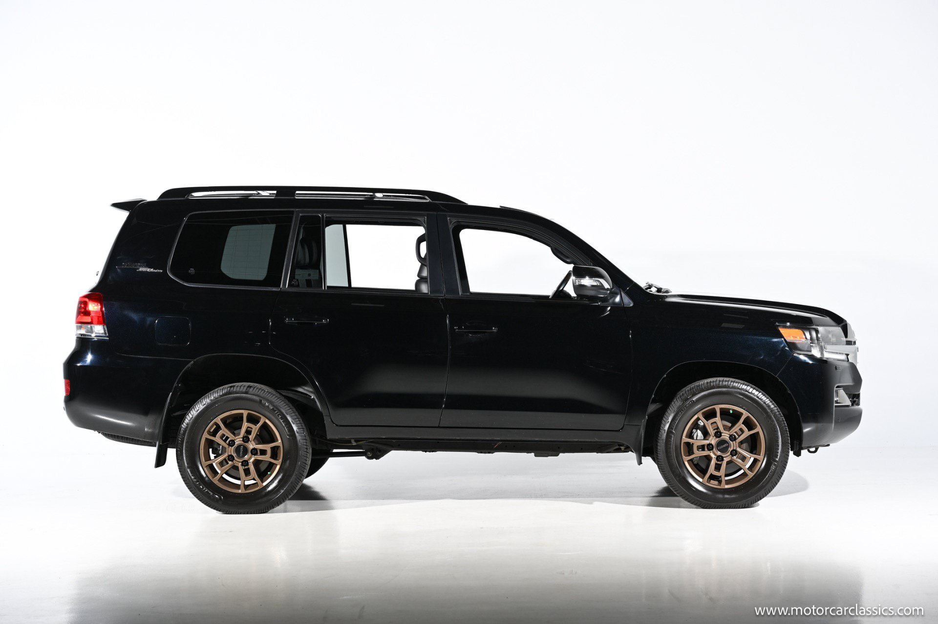 Used 2020 Toyota Land Cruiser Heritage Edition AWD/4WD image 8