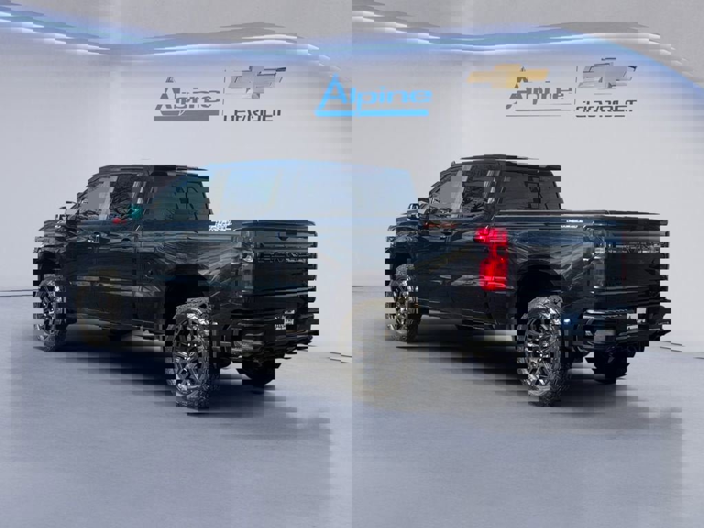 Used 2020 Chevrolet Silverado 1500 LT Trail Boss w/ Midnight Edition image 3