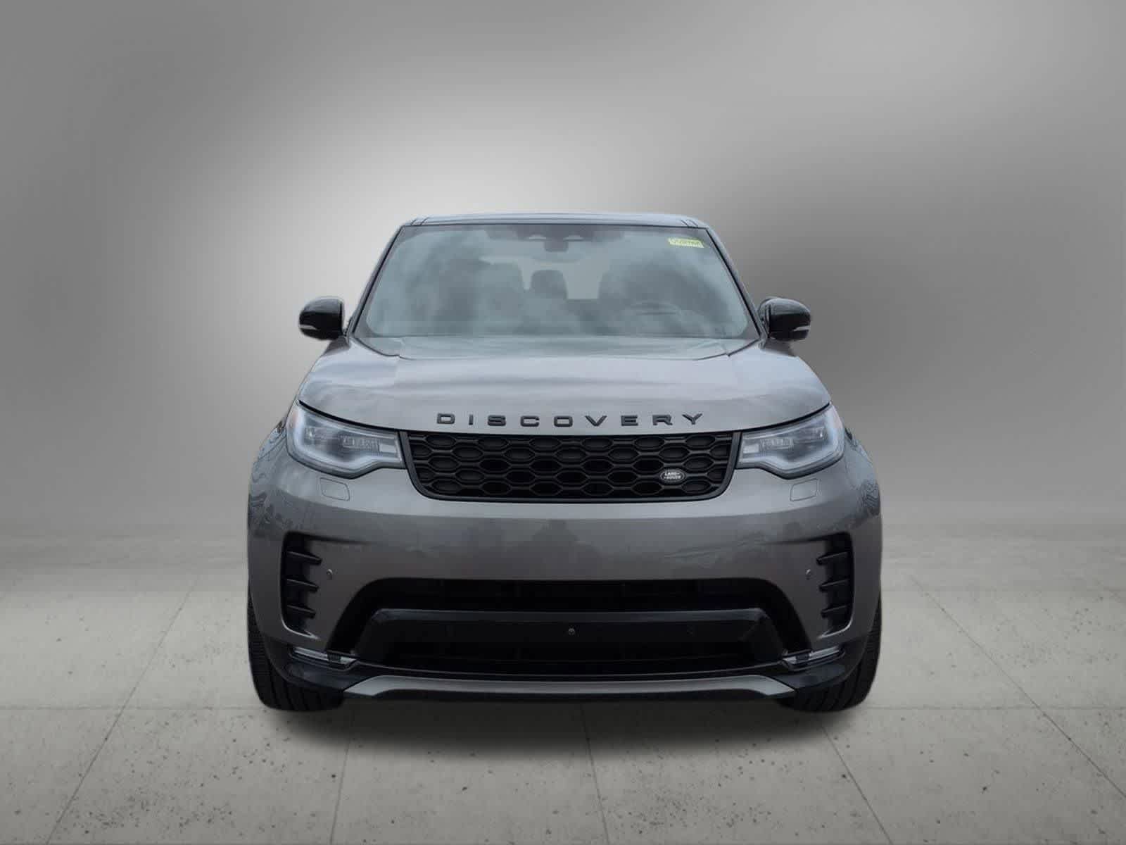 Used 2025 Land Rover Discovery Dynamic SE image 9