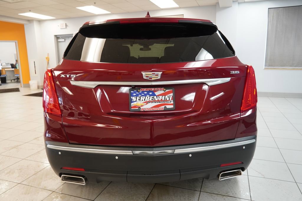 Used 2017 Cadillac XT5 Premium Luxury w/ Advanced Security Package FWD image 12