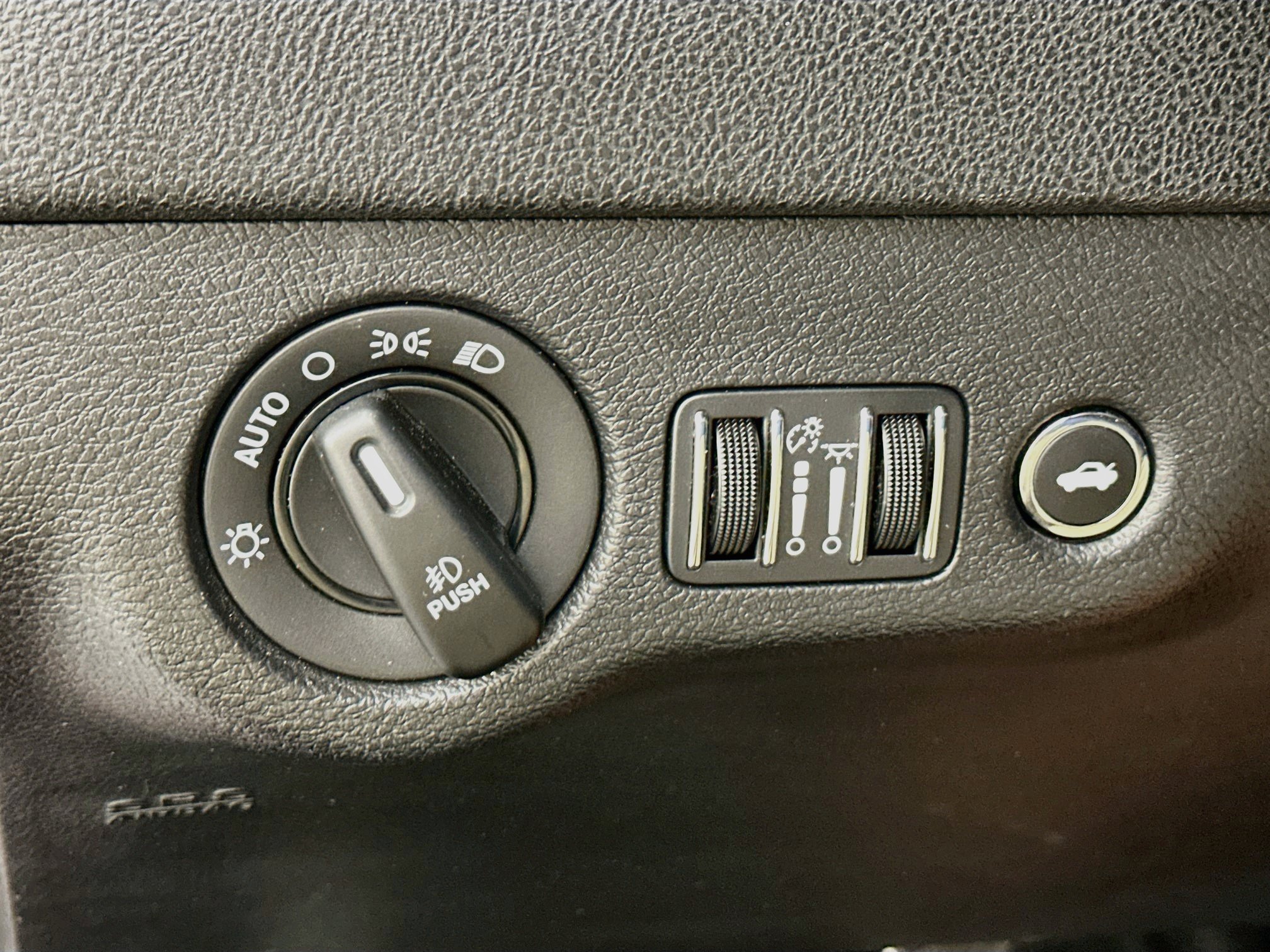 Used 2020 Dodge Charger R/T RWD image 16