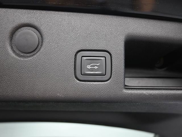 Used 2018 Chevrolet Equinox Premier FWD image 30