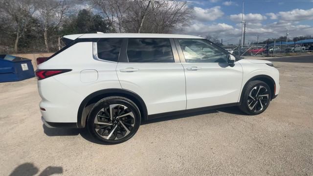 Used 2024 Mitsubishi Outlander SE image 9