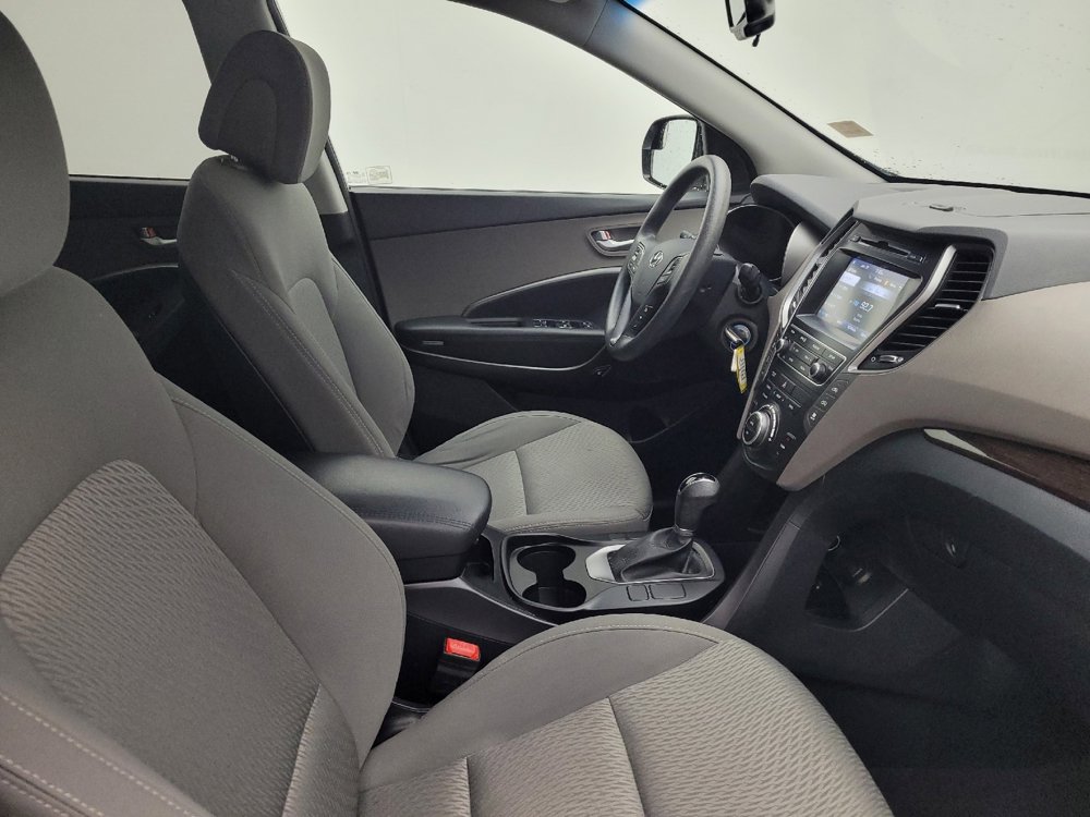 Used 2017 Hyundai Santa Fe SE image 21