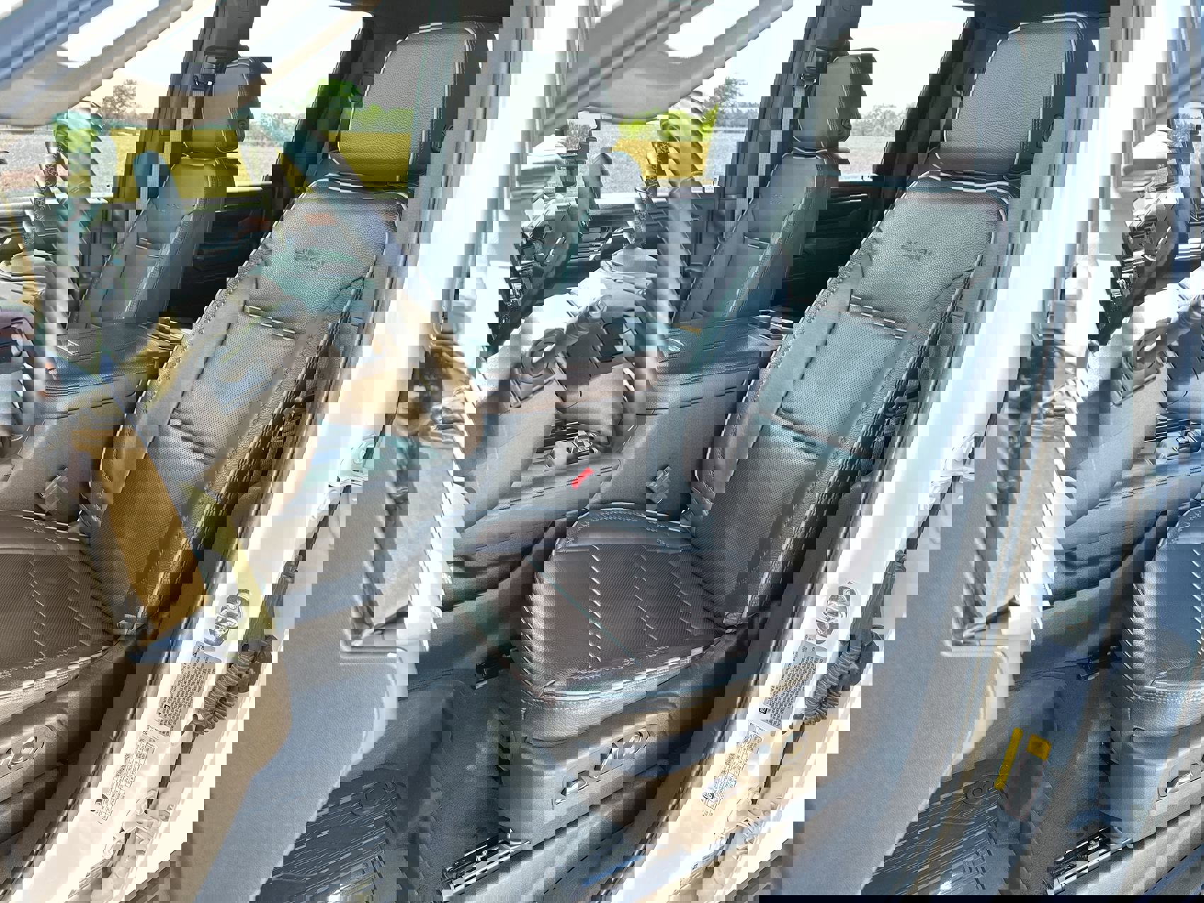 Used 2024 GMC Sierra 3500 Denali w/ Technology Package image 11