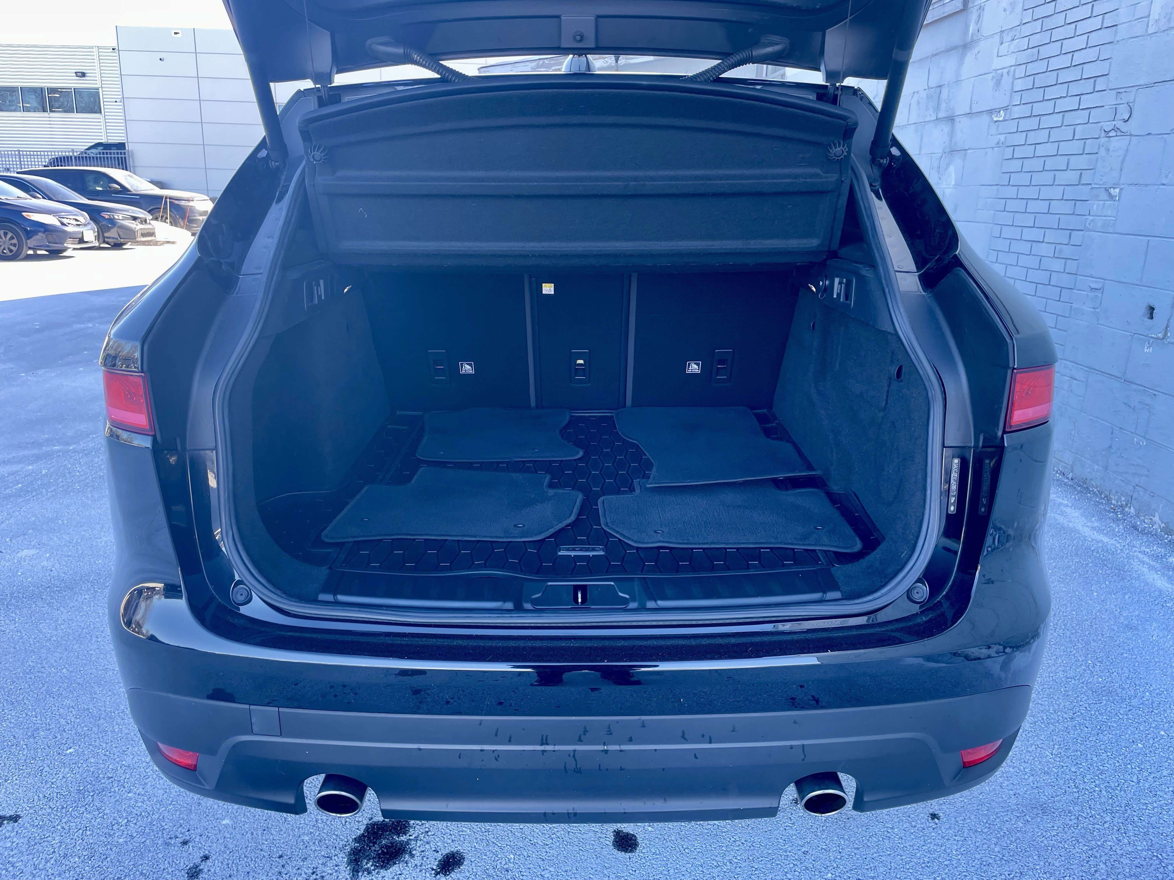 Used 2018 Jaguar F-PACE Premium image 37