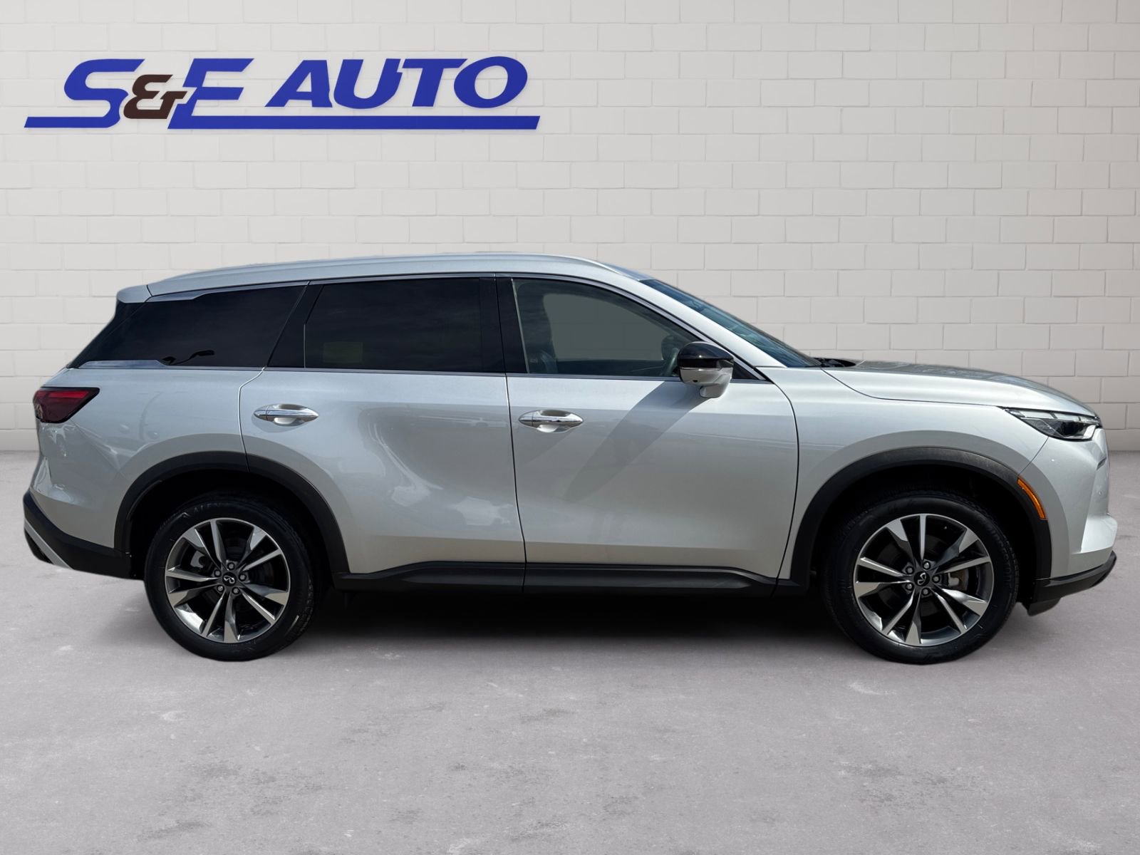 Used 2023 INFINITI QX60 Luxe AWD/4WD image 5
