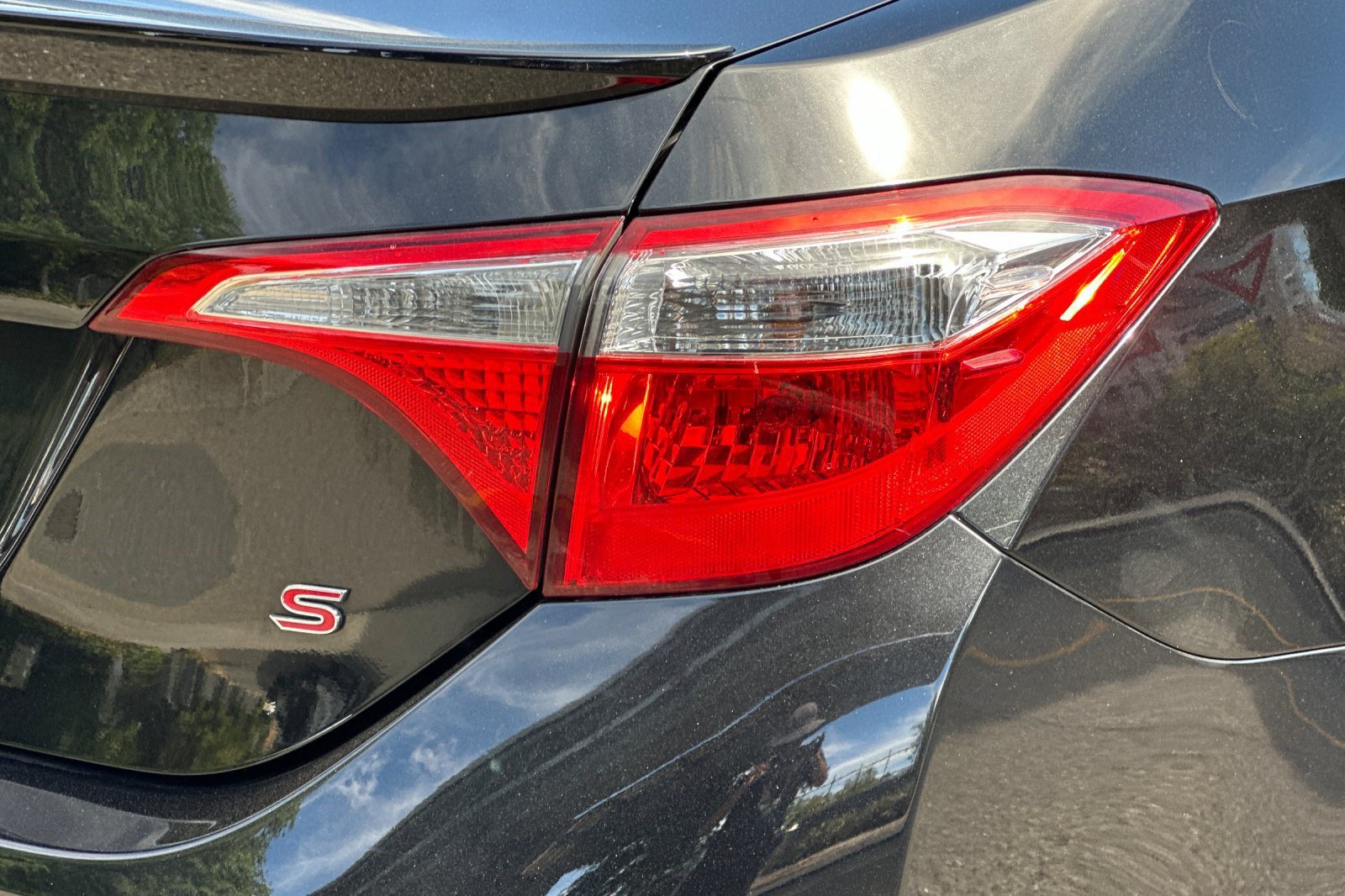 Used 2015 Toyota Corolla S FWD image 26