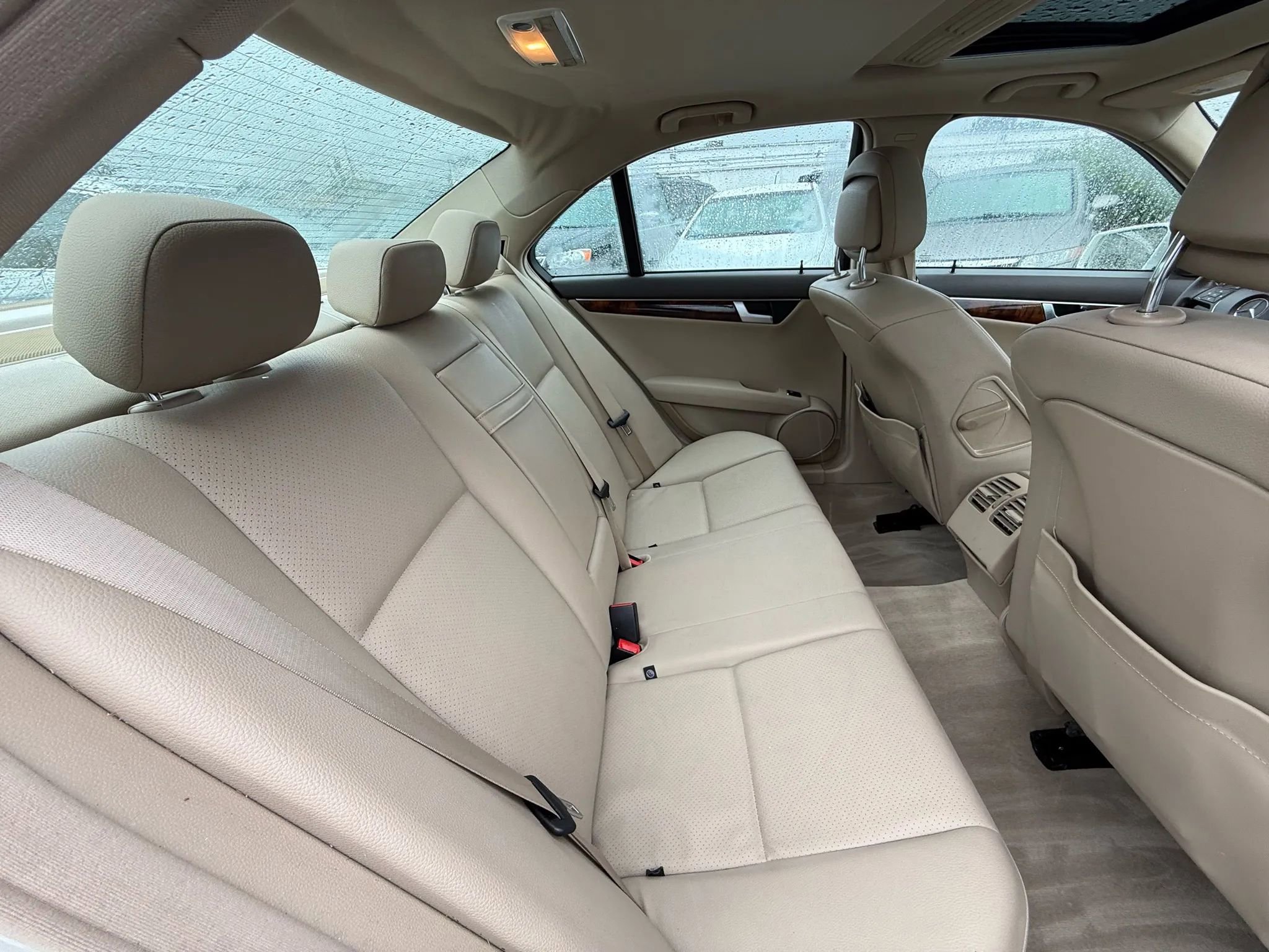 Used 2012 Mercedes-Benz C 250 Sedan image 24