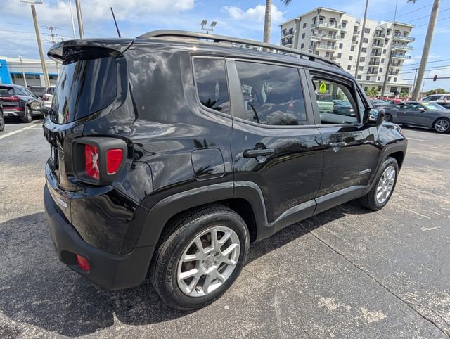 Used 2019 Jeep Renegade Latitude FWD image 17