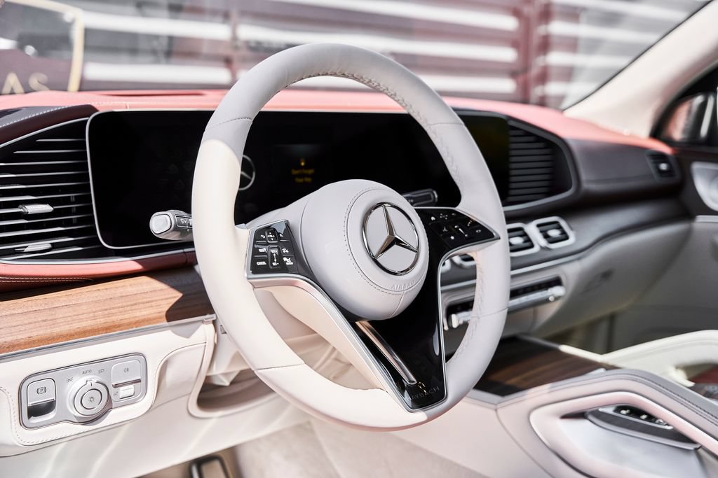 Used 2026 Mercedes-Benz Maybach GLS 600 4MATIC image 37