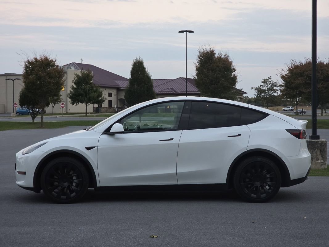 Used 2021 Tesla Model Y Long Range image 5