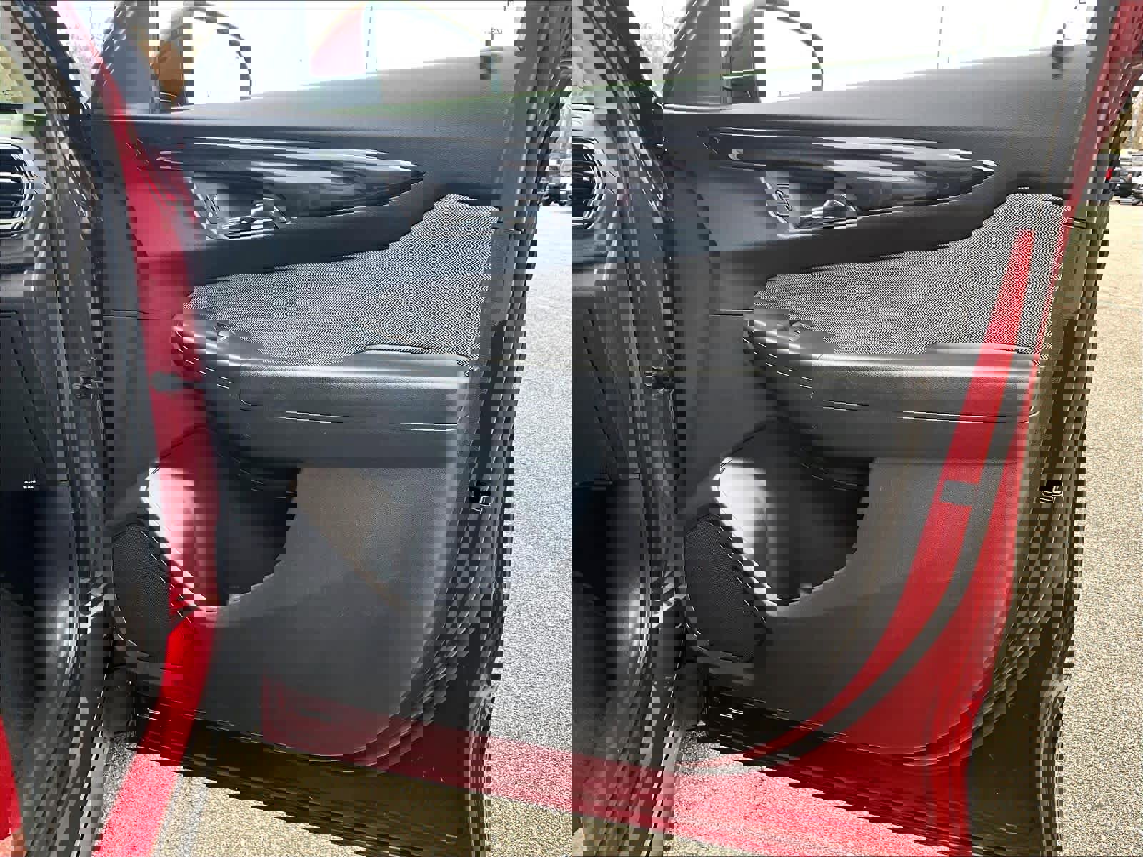 Used 2025 Chevrolet TrailBlazer LT w/ Convenience Package image 12