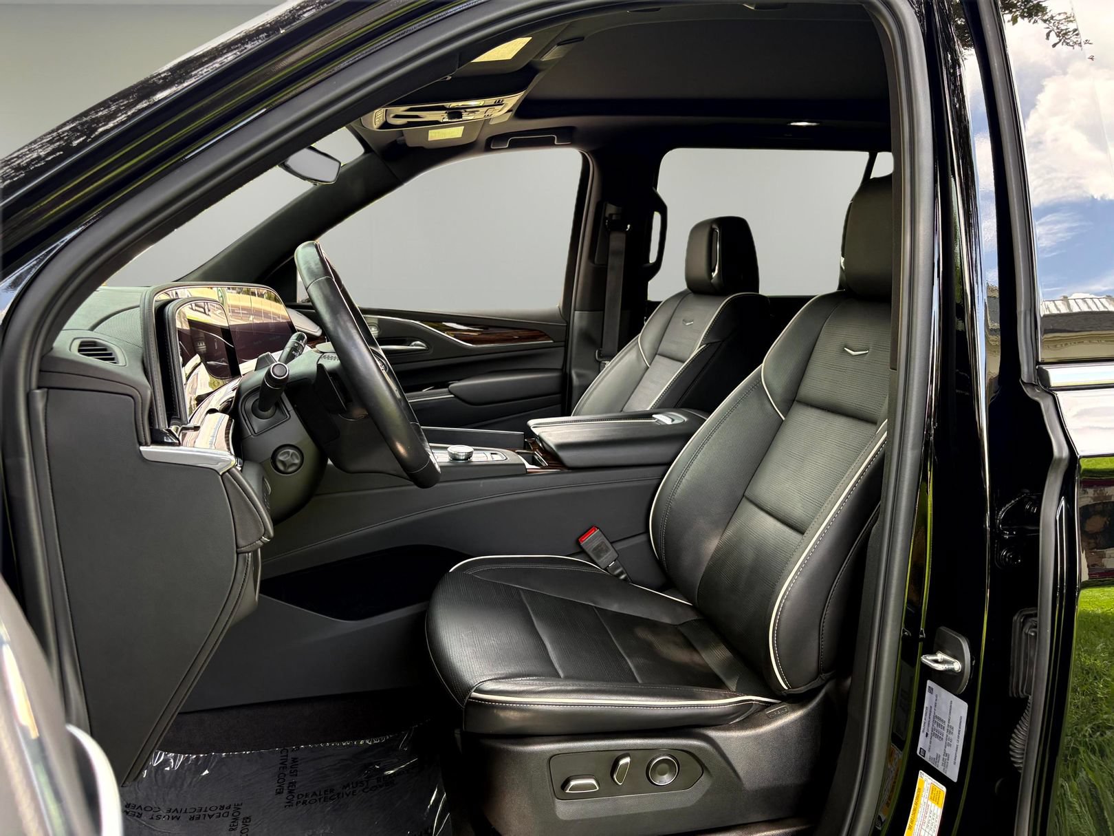 Certified 2023 Cadillac Escalade ESV Premium Luxury AWD/4WD image 11