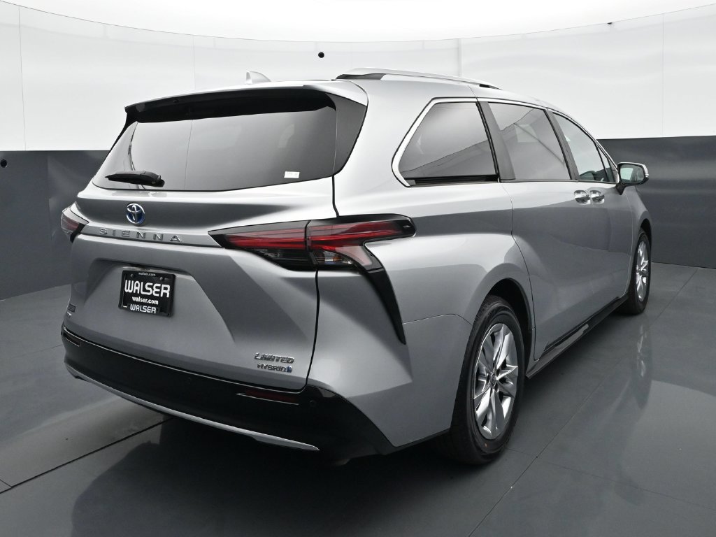 Used 2024 Toyota Sienna Limited AWD/4WD image 6