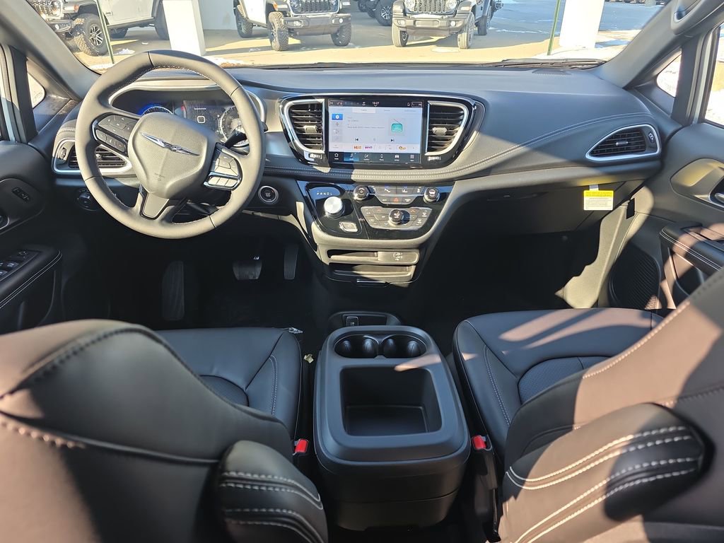 New 2026 Chrysler Pacifica Select image 7
