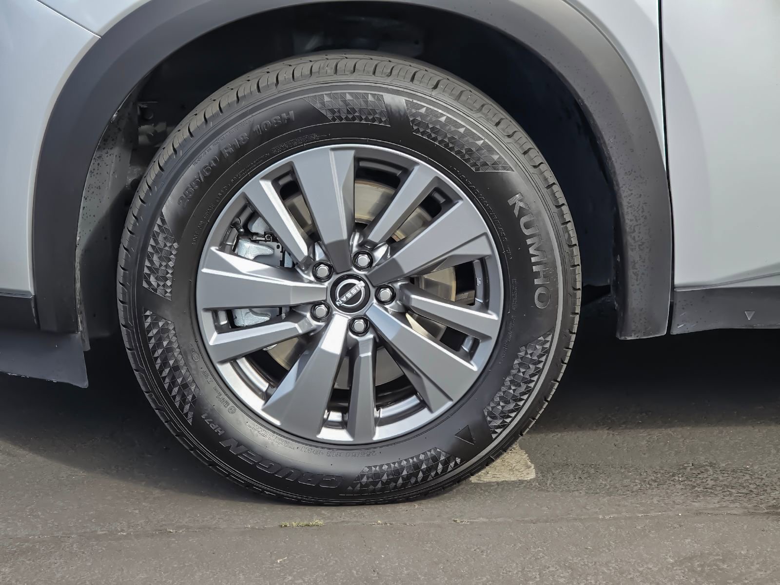 Used 2025 Nissan Pathfinder SV image 26