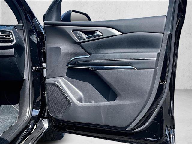 Used 2026 Chevrolet Traverse LT FWD image 19