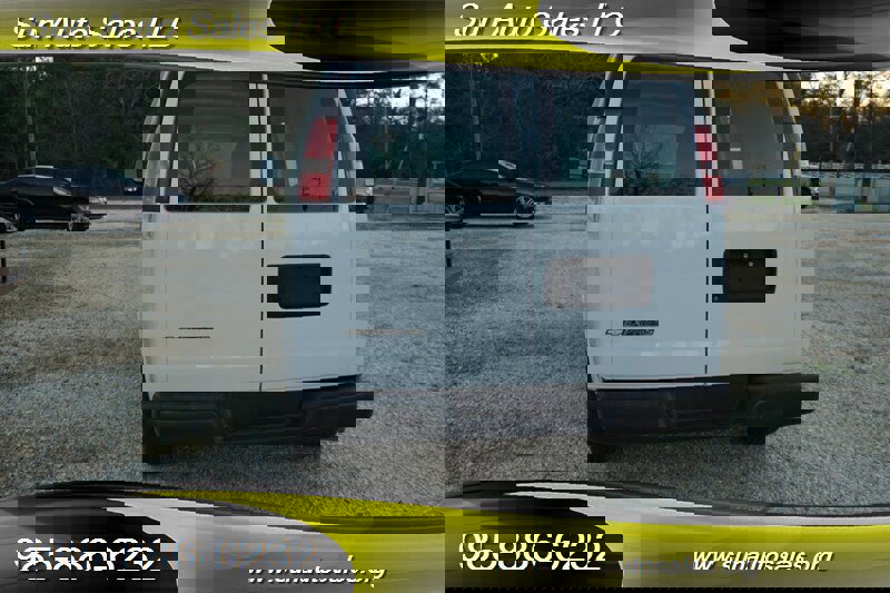 Used 2010 Chevrolet Express 1500 image 14