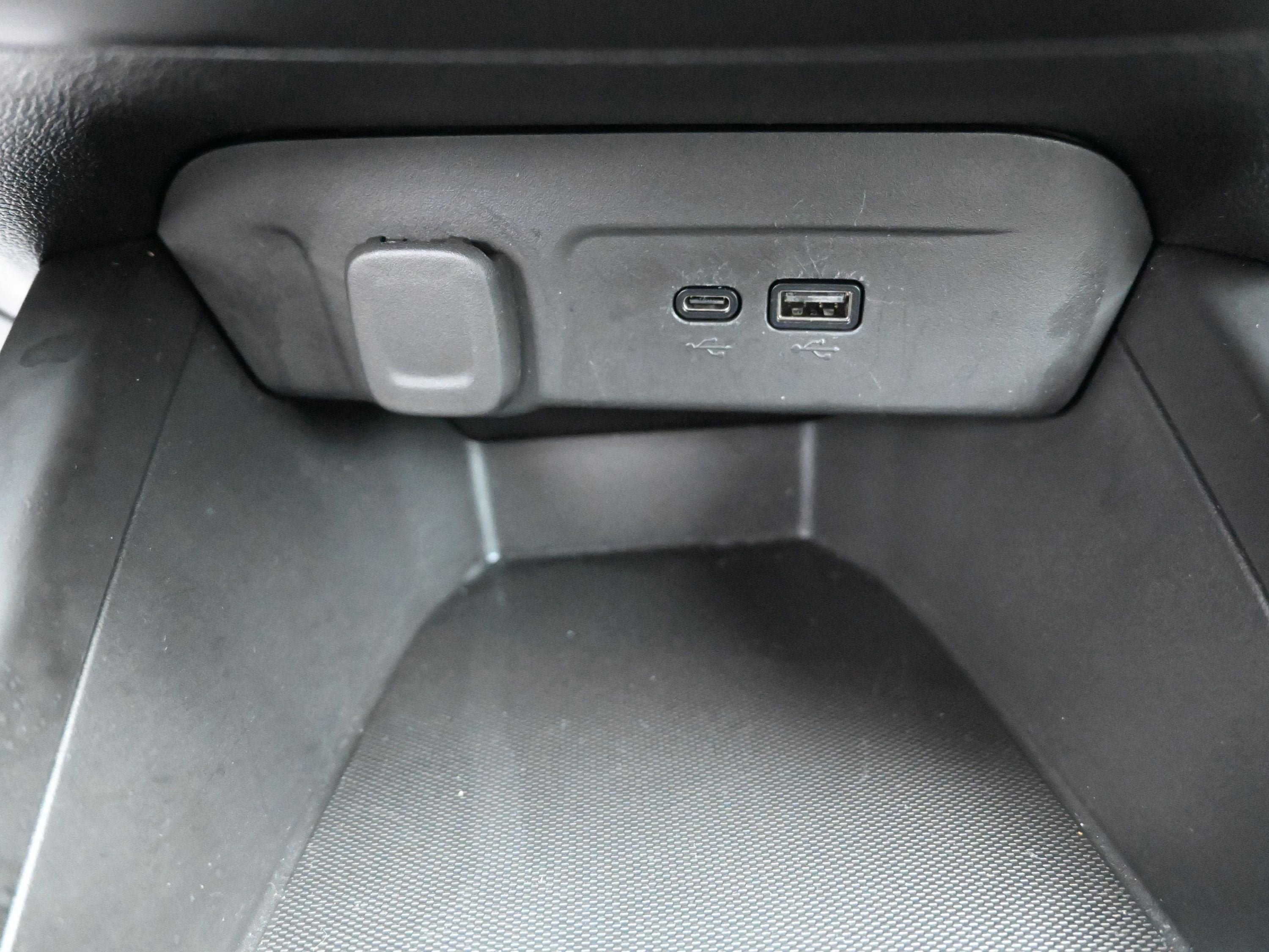 Certified 2024 Chevrolet Trax RS w/ Driver Confidence Package image 19