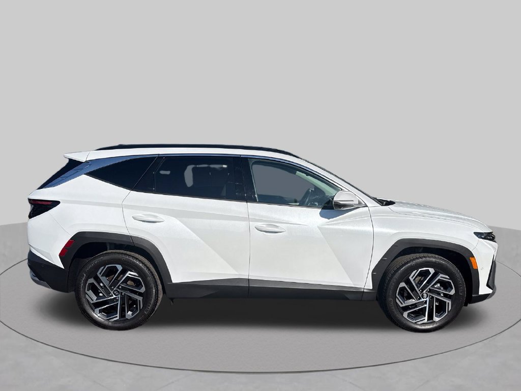 Used 2026 Hyundai Tucson Limited AWD/4WD image 9