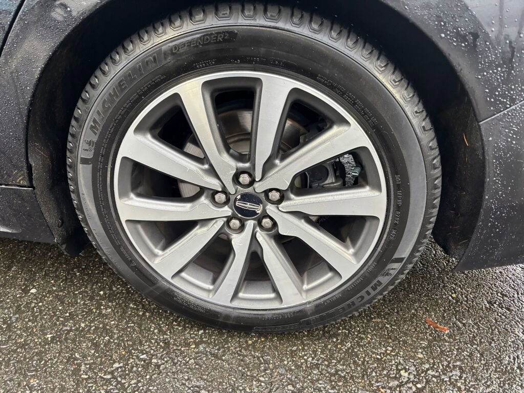 Used 2019 Lincoln Continental Premiere image 9