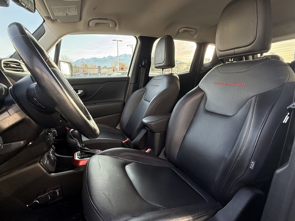 Used 2021 Jeep Renegade Trailhawk w/ Luxury Group III image 10