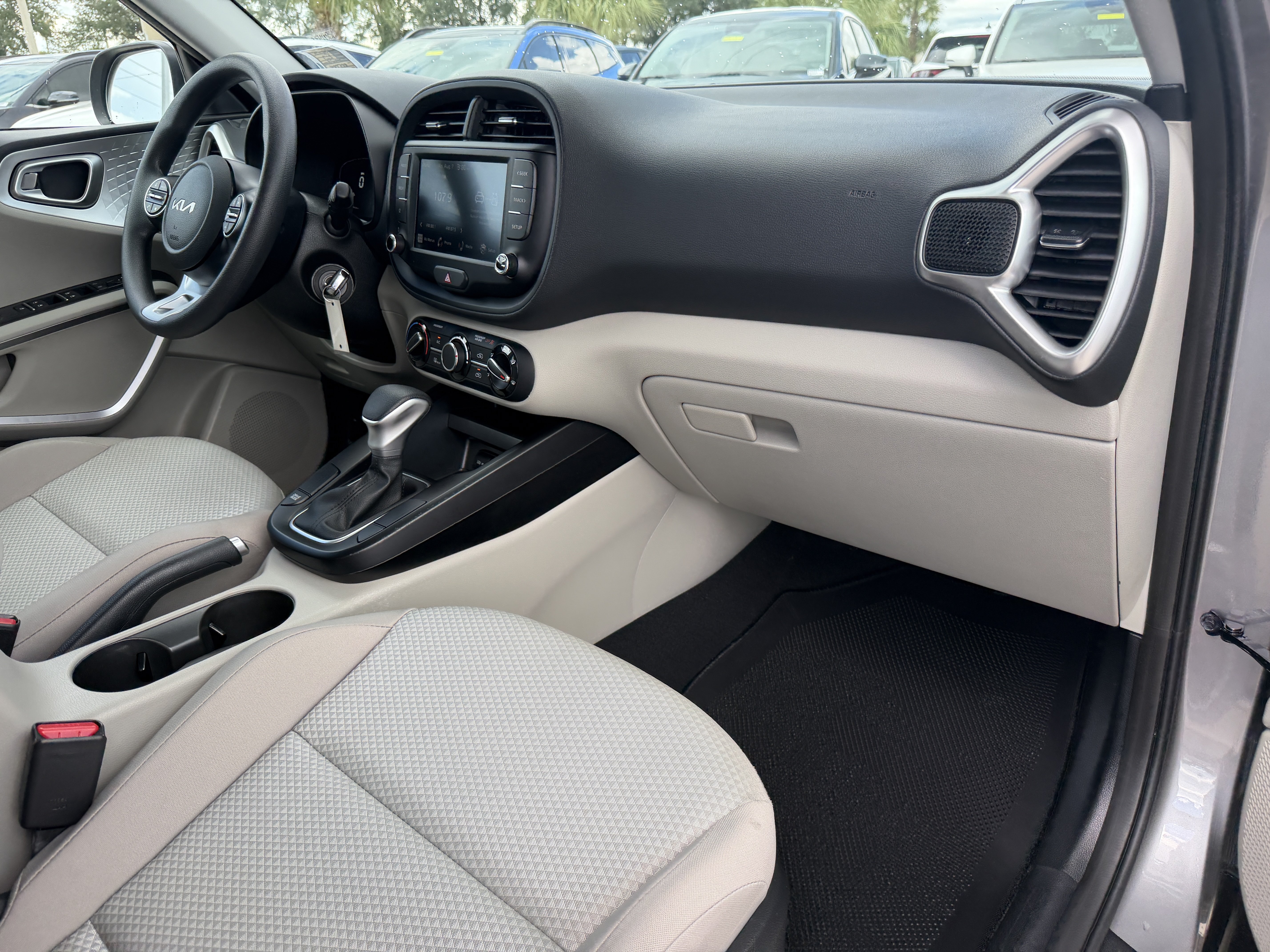 Certified 2023 Kia Soul LX FWD image 12