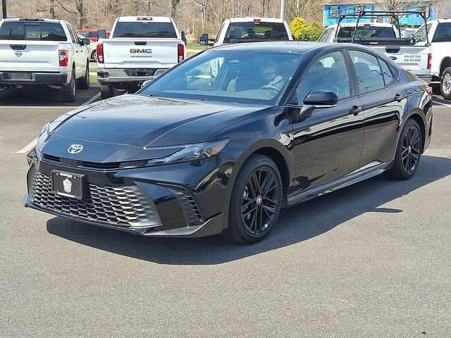 Used 2026 Toyota Camry SE image 3