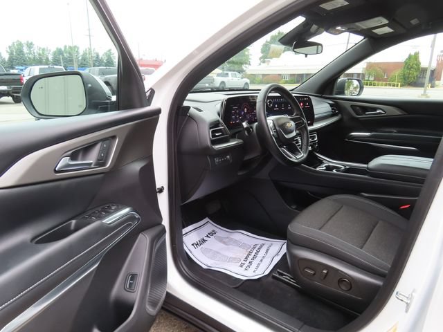 Used 2025 Chevrolet Traverse LT AWD/4WD image 19