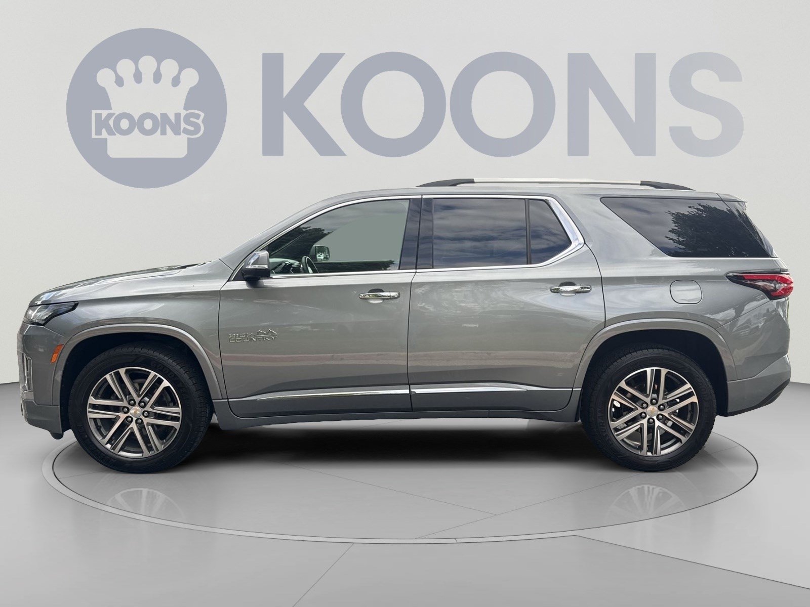 Used 2023 Chevrolet Traverse High Country AWD/4WD image 2