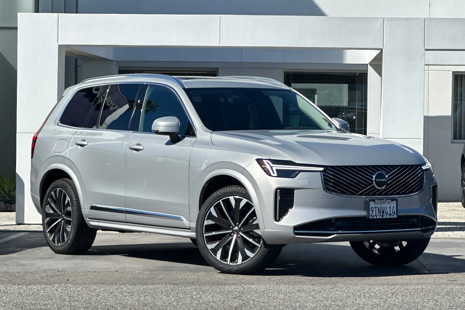 Certified 2025 Volvo XC90 B5 Core w/ Protection Package Premier image 2