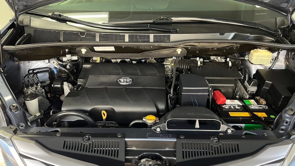 Used 2016 Toyota Sienna XLE Premium FWD image 48