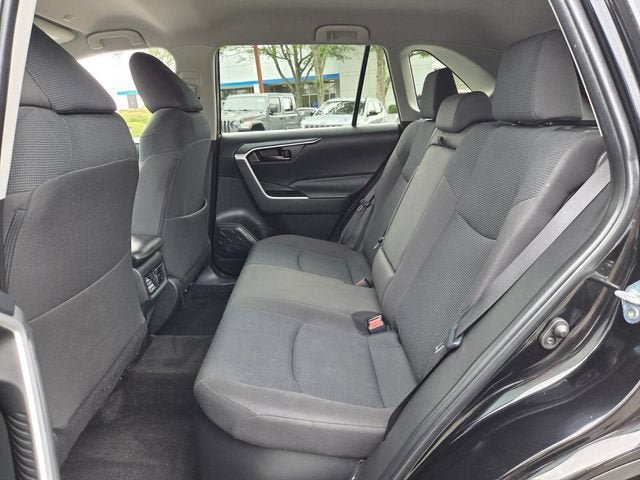 Used 2023 Toyota RAV4 LE AWD/4WD image 10