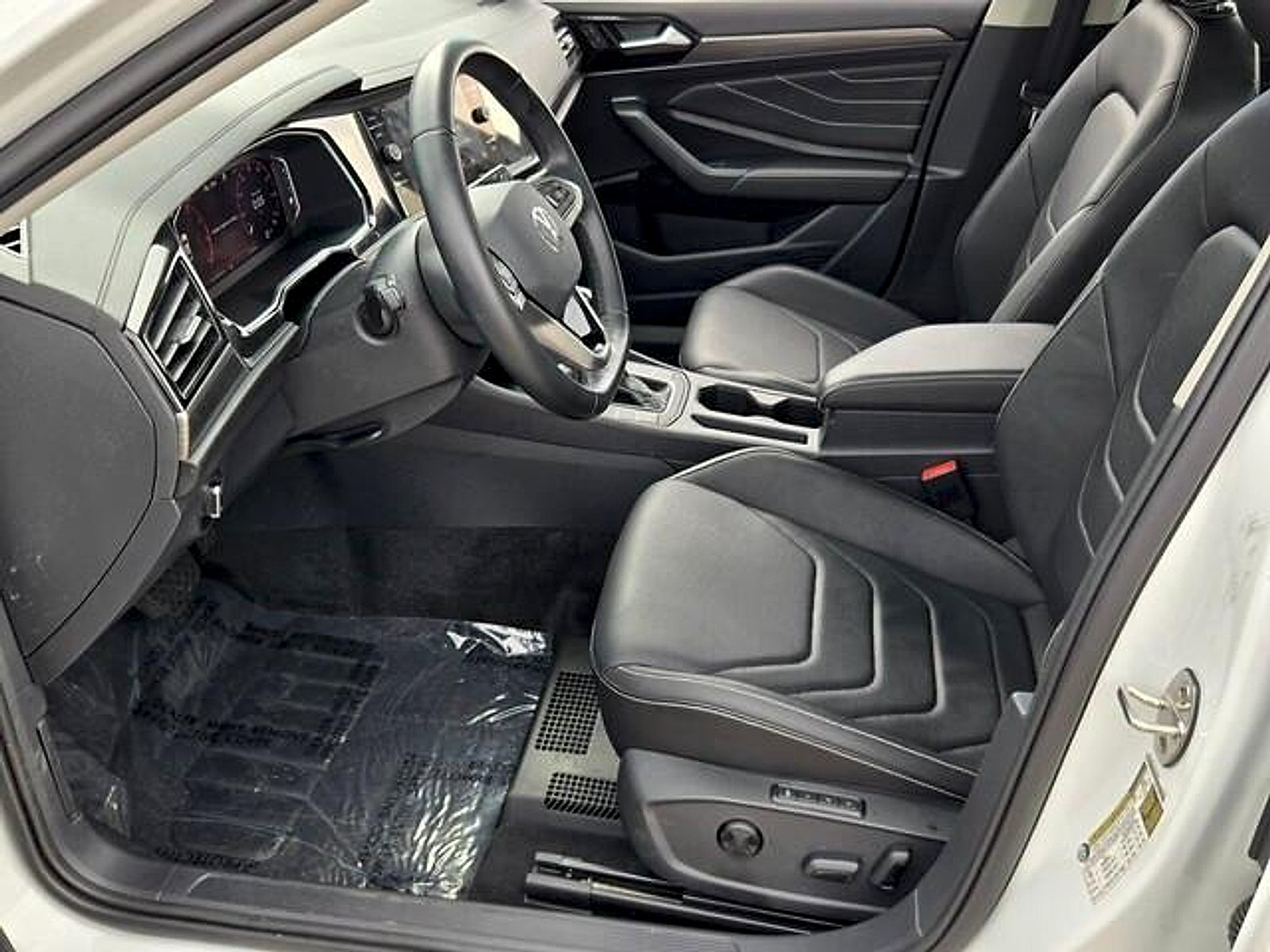 Used 2023 Volkswagen Jetta SEL FWD image 10