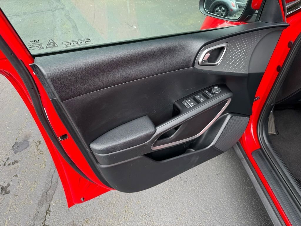 Used 2024 Kia Soul LX w/ Option Group 015 image 6