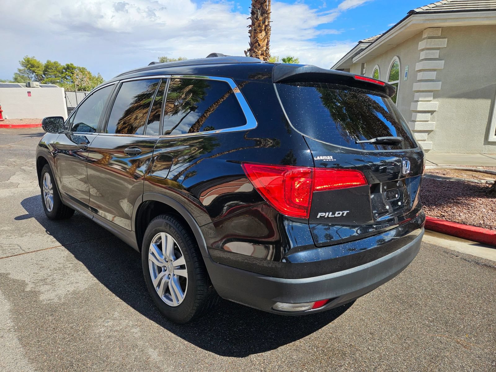 Used 2017 Honda Pilot LX image 5