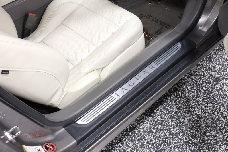 Used 2010 Jaguar XK Coupe RWD image 42