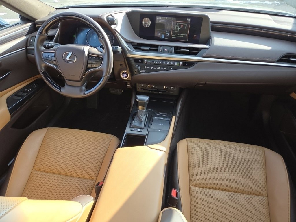 Used 2020 Lexus ES 300h w/ Premium Package image 34