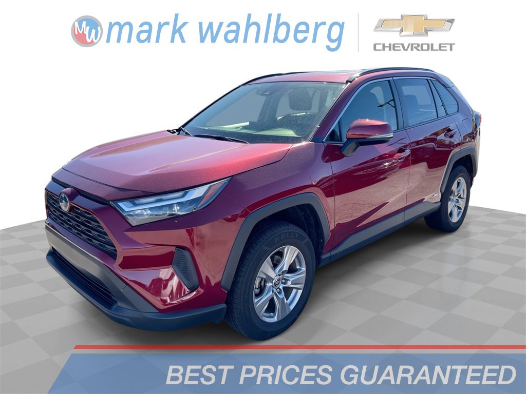 Used 2022 Toyota RAV4 XLE image 1