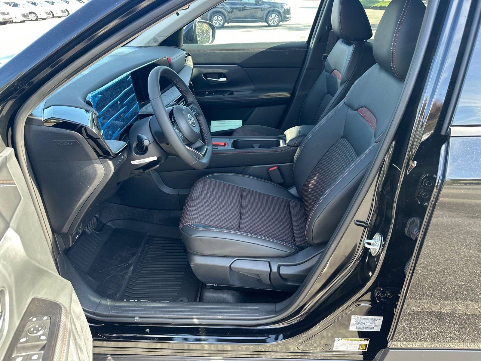 New 2026 Nissan Kicks SR image 9