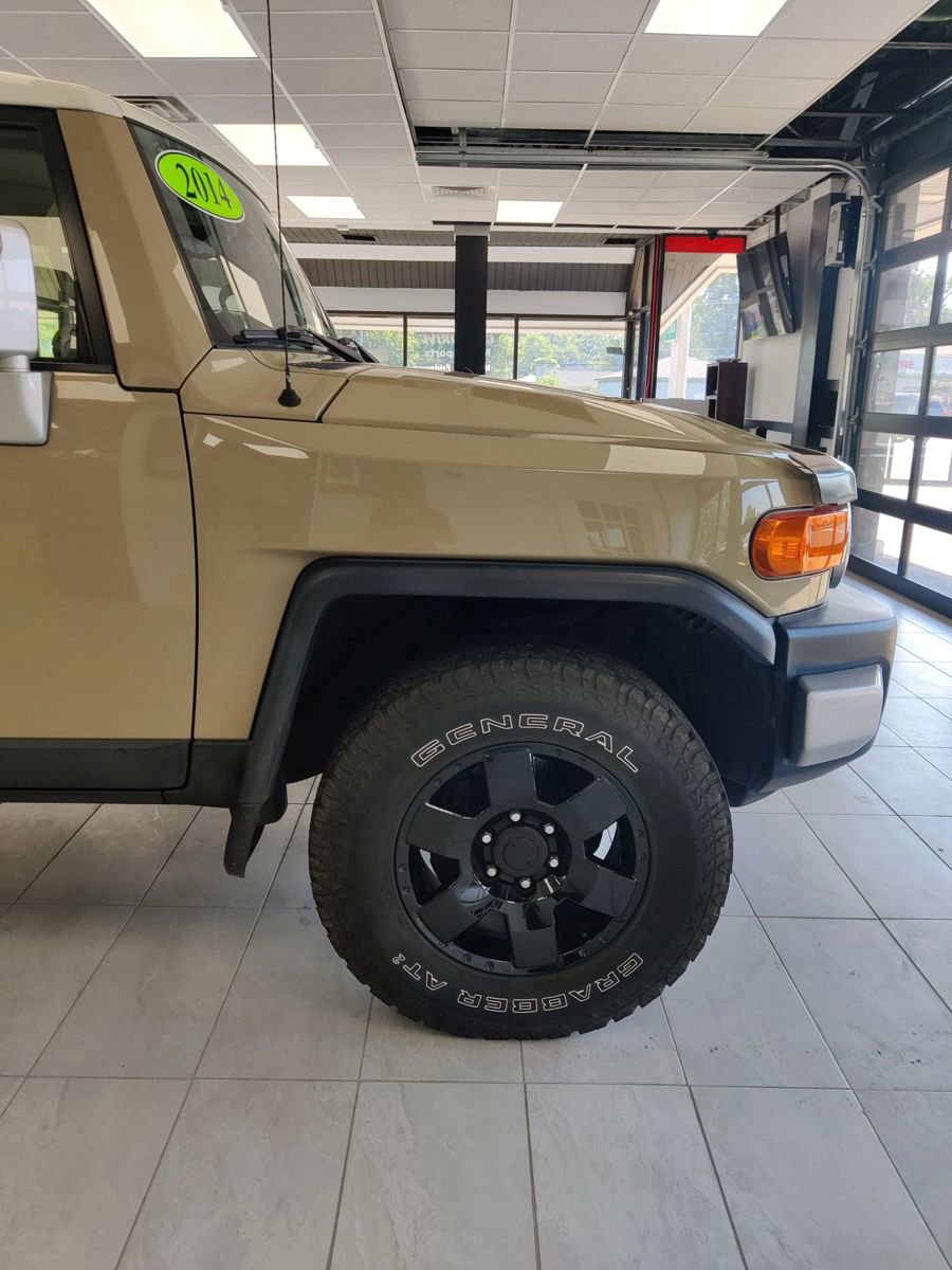 Used 2014 Toyota FJ Cruiser 4WD w/ Convenience Package image 9