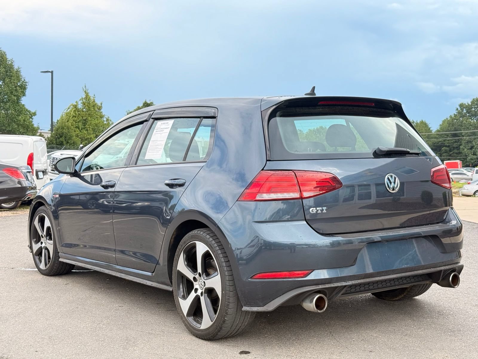 Used 2018 Volkswagen GTI SE FWD image 12