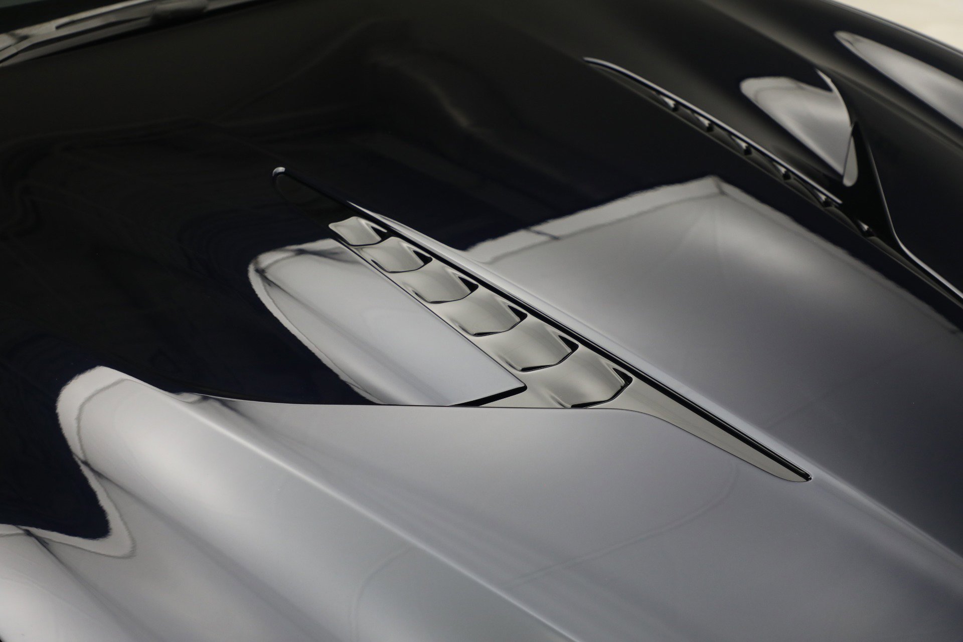 New 2026 Aston Martin Vanquish image 35