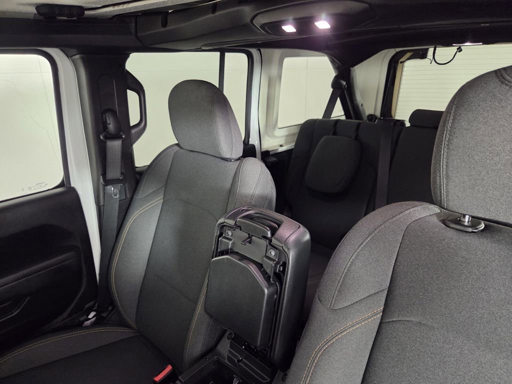 Certified 2025 Jeep Wrangler Willys image 22